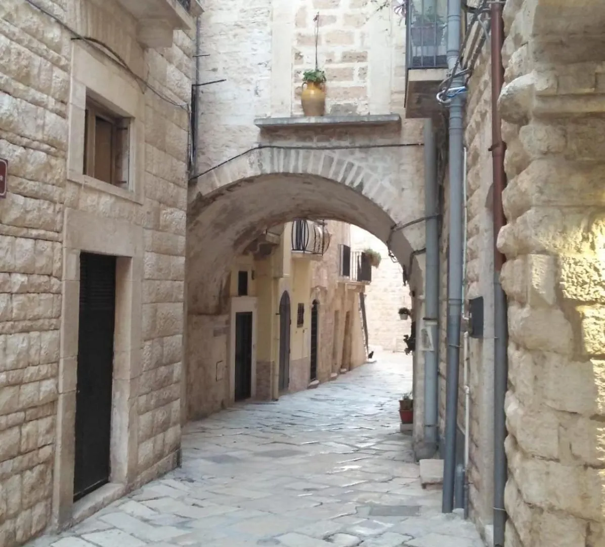 Unique White Stone Studio Giovinazzo Apartment
